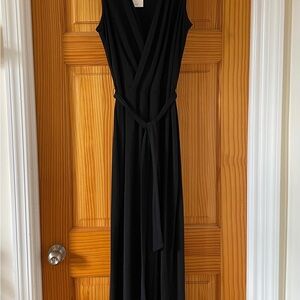 Leota Black Sleeveless Jumper